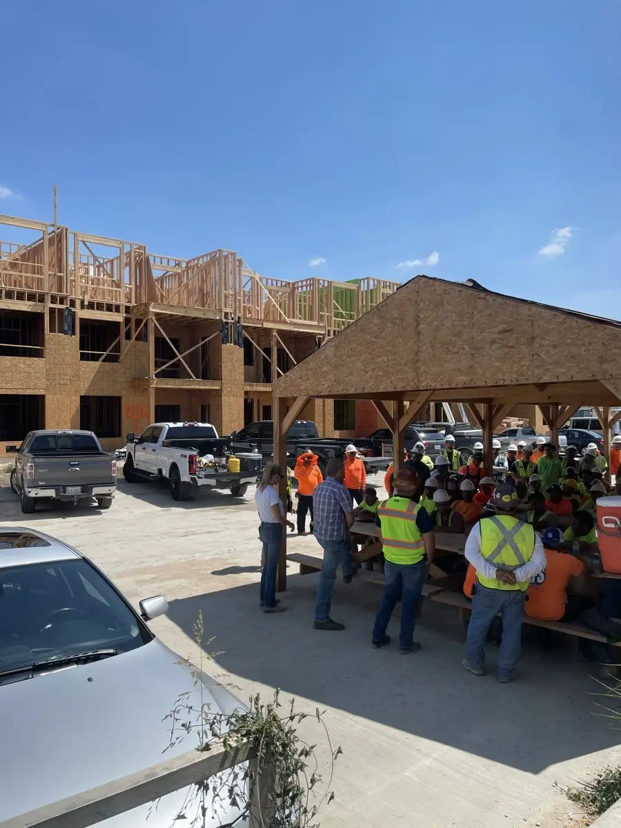 Saadi Construction crew